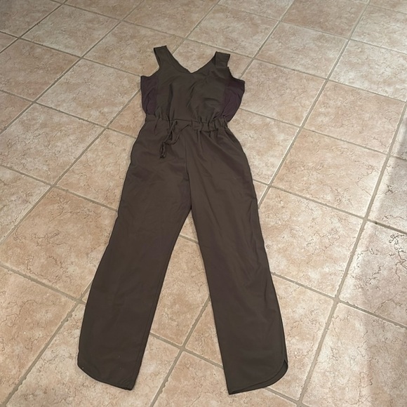 Peyton Jensen woman's deep army green jumpsuit - Picture 1 of 9